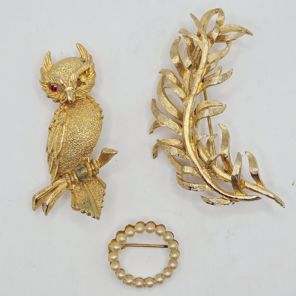 VINTAGE BSK Owl Bird Leaf Wreath Faux Pearl Estate Jewelry Brooch Pin Lot
